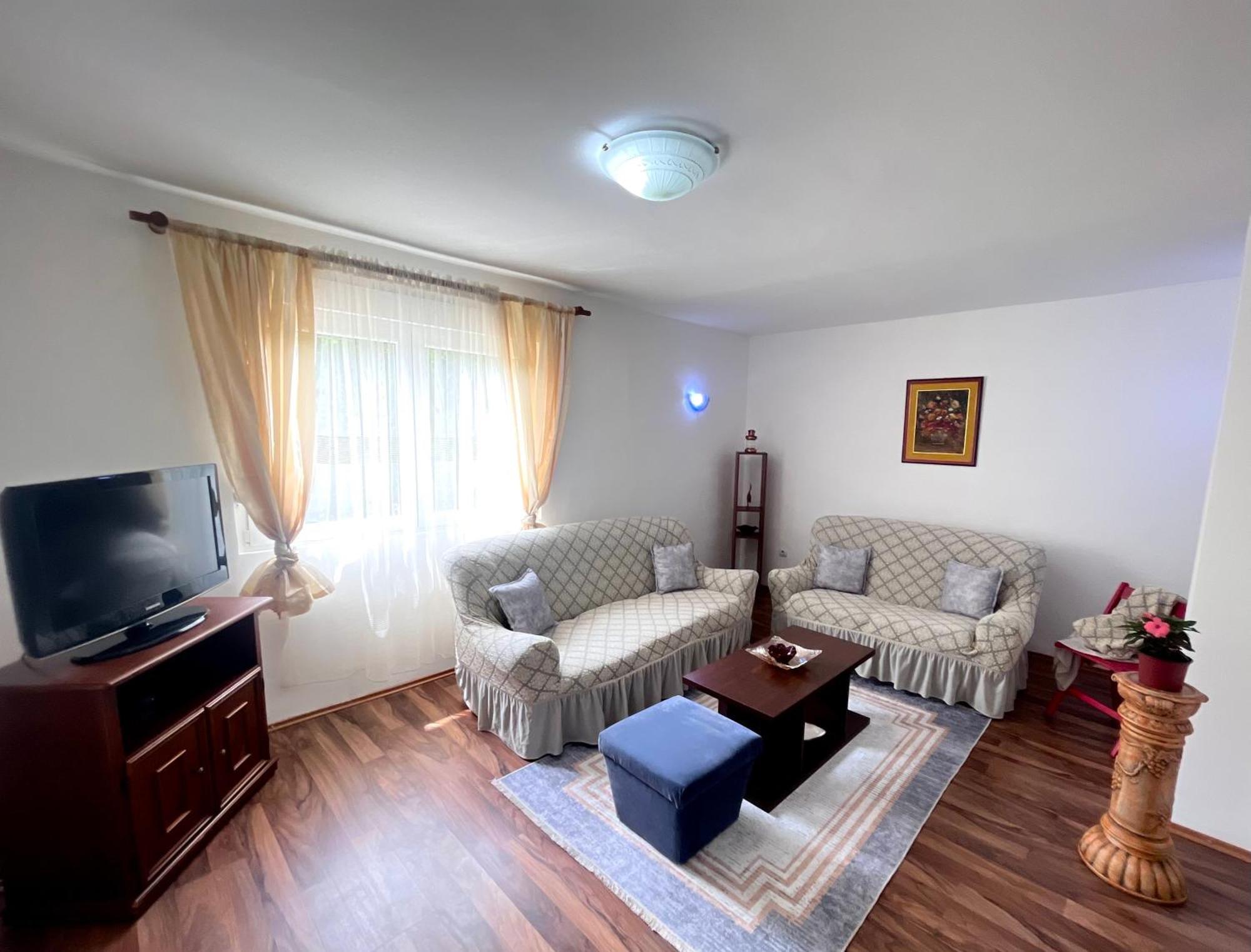 As Apartment House Nikšić Esterno foto